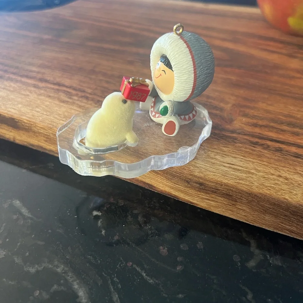 Hallmark Holiday 1987 Frosty Friends Ornament #8 Eskimo and Seal First Edition